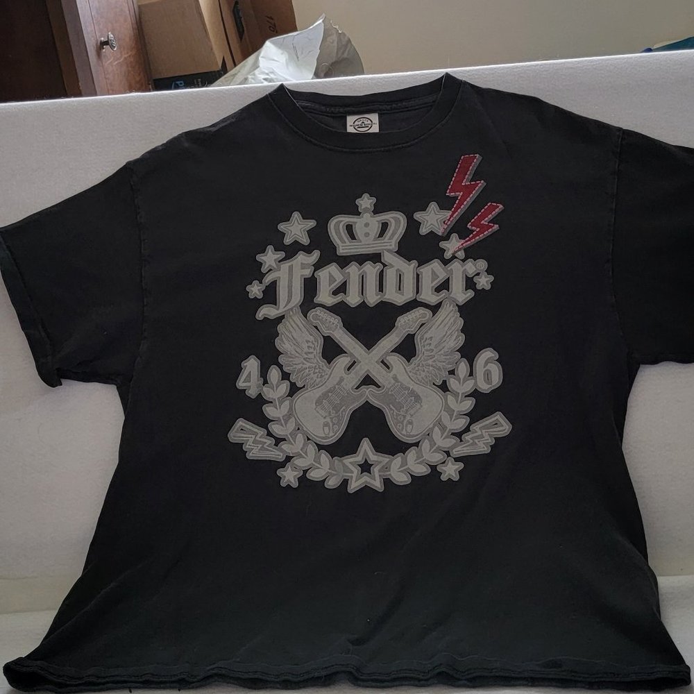 Fender T-Shirt - Detailed Logo on Black T-Shirt - Unisex - Size Adult Large